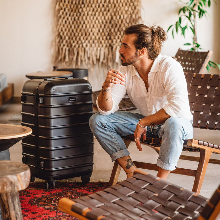 black_c50faa2e-1c7a-4dae-9aa3-